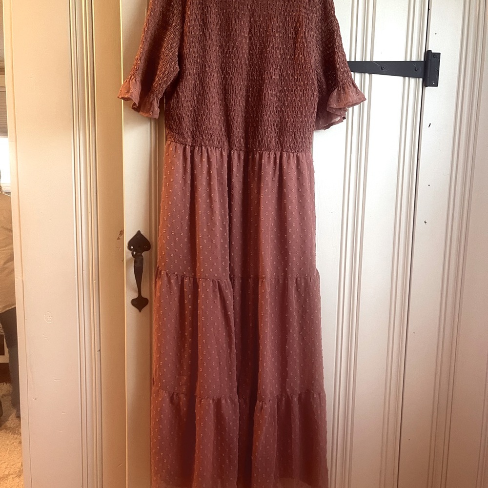 NWOT Lucy Avenue tiered midi dress